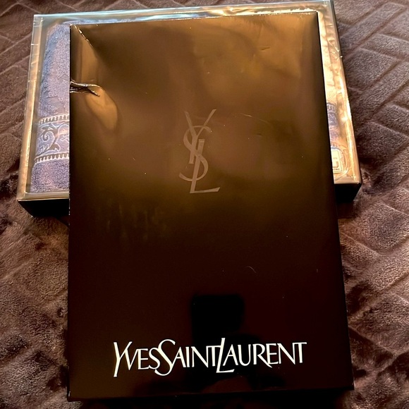 Yves Saint Laurent Towel Set - Picture 4 of 4